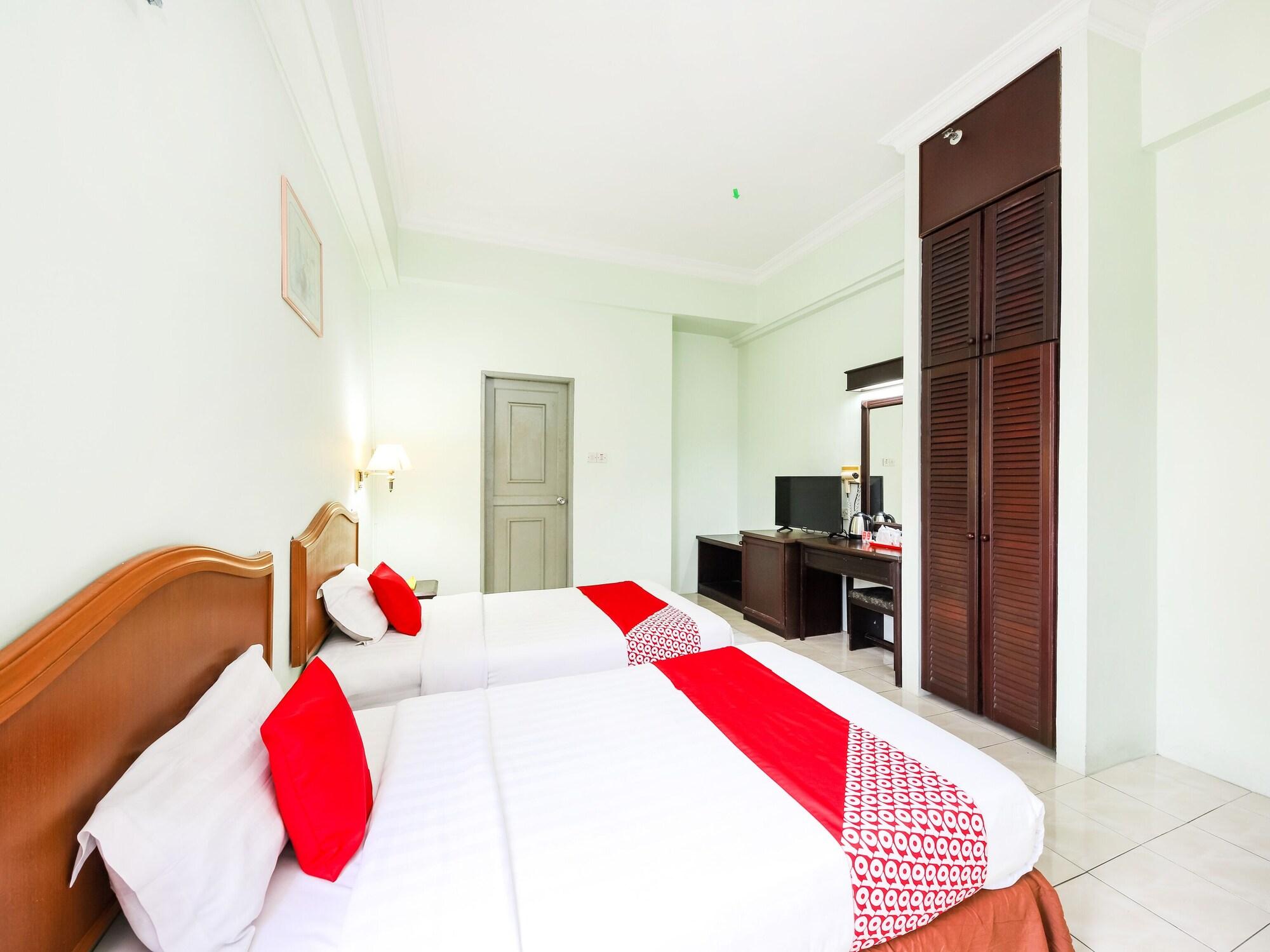 Grand Supreme Hotel Kuching Zewnętrze zdjęcie