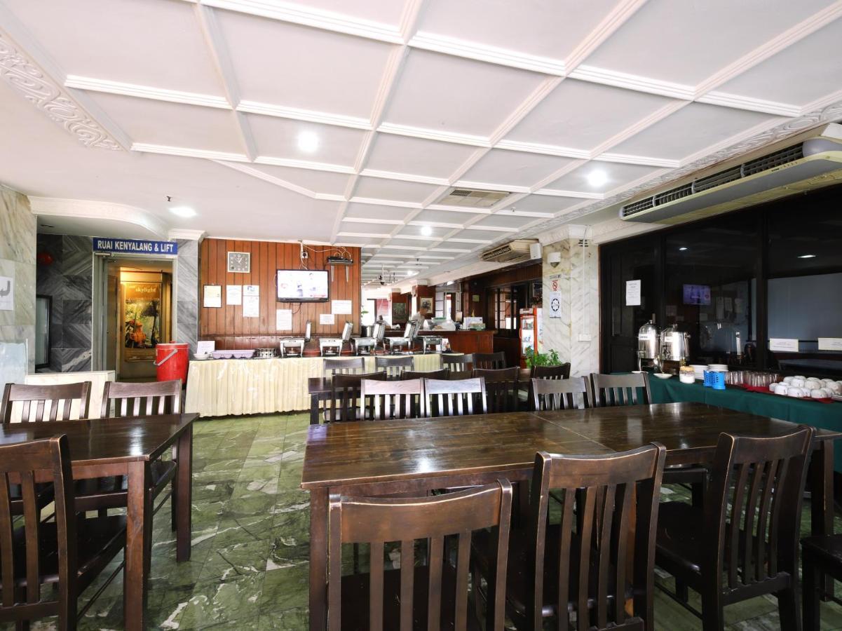 Grand Supreme Hotel Kuching Zewnętrze zdjęcie